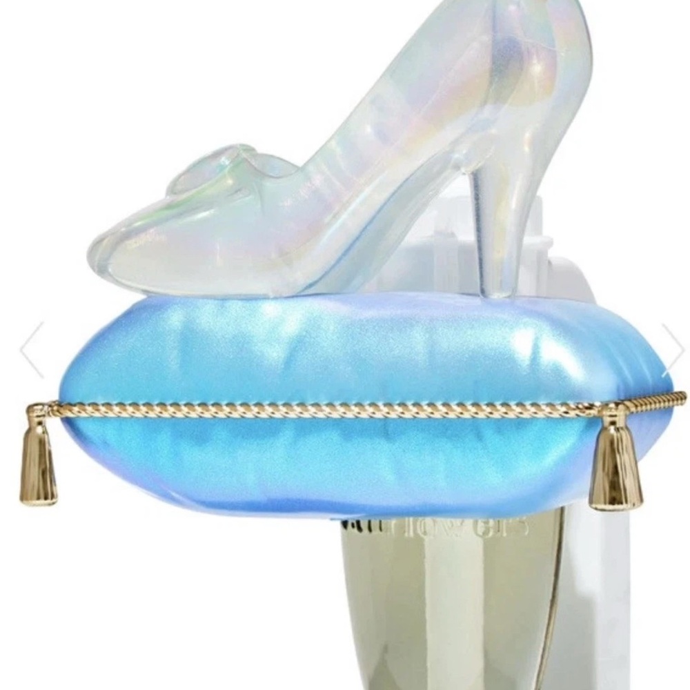 Bath and Body Works Disney Cinderella Slipper Wallflower Plug with Night…